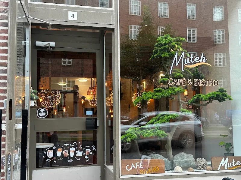 Muteh Cafe-Bistro entrance