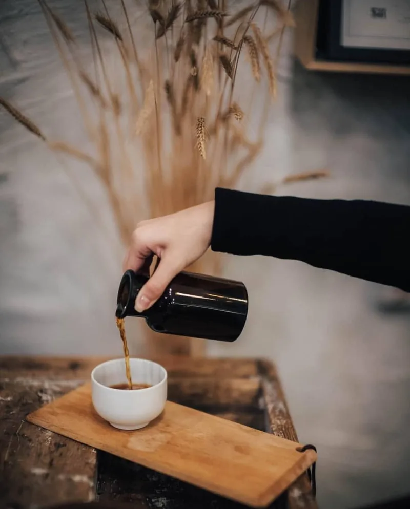 Andante Coffee, erikoiskahvila ja kukkakauppa Punavuoressa