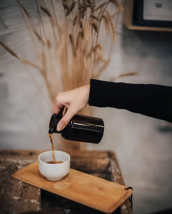 Andante Coffee, erikoiskahvila ja kukkakauppa Punavuoressa